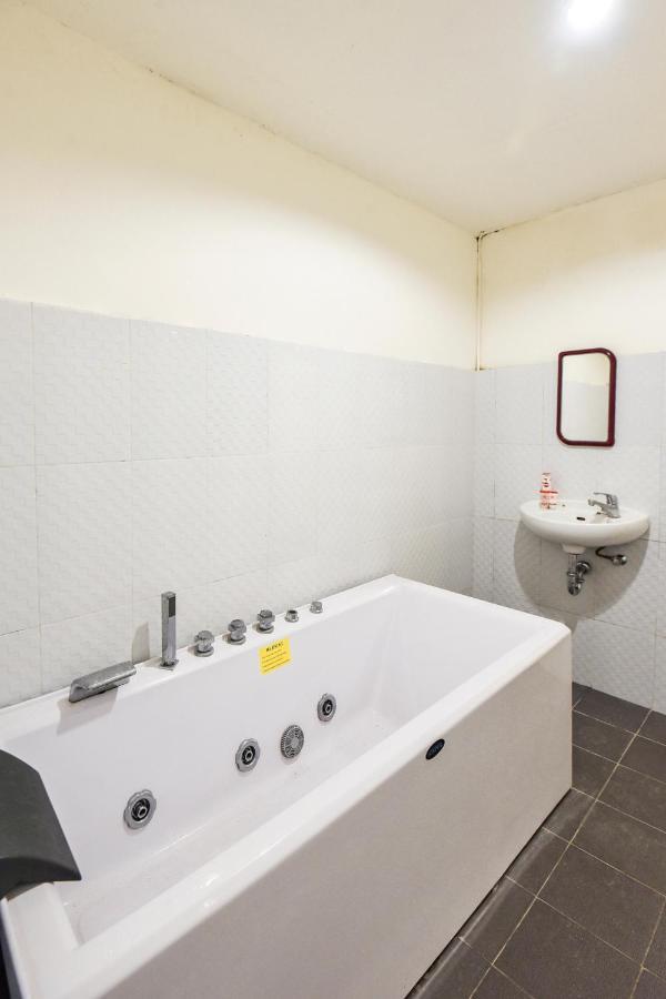 Oyo 348 Hotel Dieng Permai ยอกยาการ์ตา ภายนอก รูปภาพ